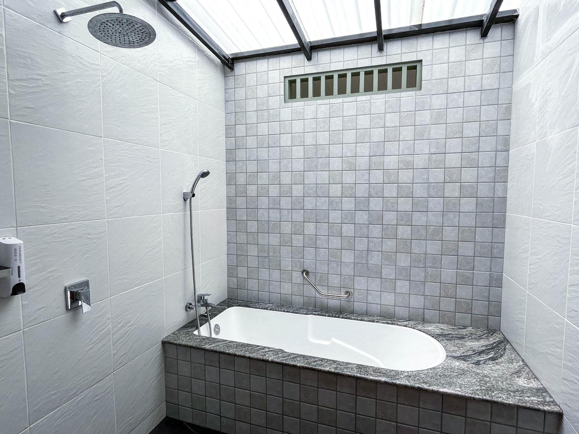 Baleeyan Residence Thalang Oda fotoğraf